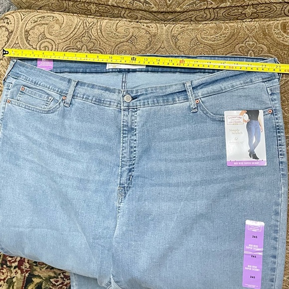 Signature by Levi Strauss & Co.® Gold Women's Midrise Super Skinny Jeans - 38x28 - Picture 9 of 16